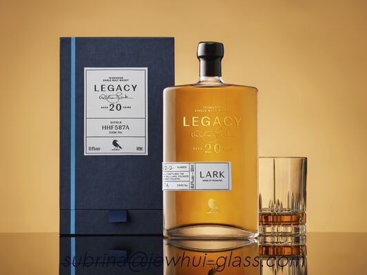 Хорошая цена Бутылки для виски Lark объемом 500 мл онлайн